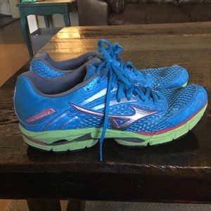Mizuno running shoe